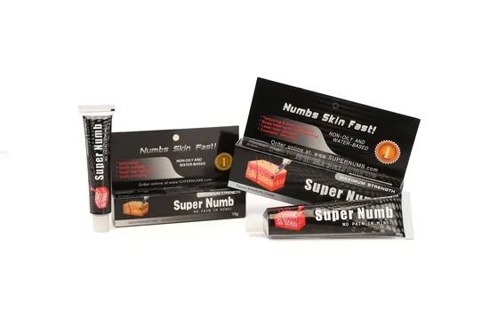 Nie tłuste OEM/ODM Półtrwały makijaż tatuaż Krem znieczulający 10g Szybko działający środek przeciwbólowy